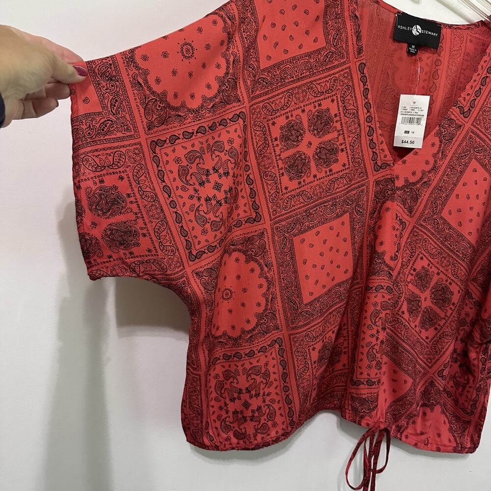 Ashley Stewart Top Plus 1X Popover V Neck Short Sleeve Red Bandana Shirt NEW - Picture 4 of 9